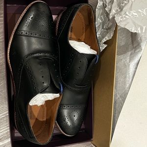 Brand New. Never worn. Johnston&Murphy